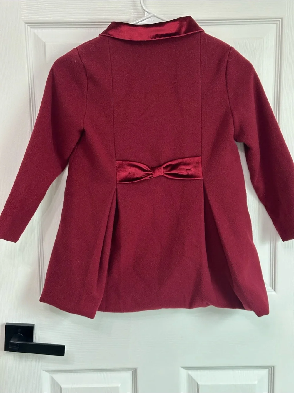 Vintage red Kids  holiday jacket by Cupcakes and Cashmere Size 5/6 Satin Collar
